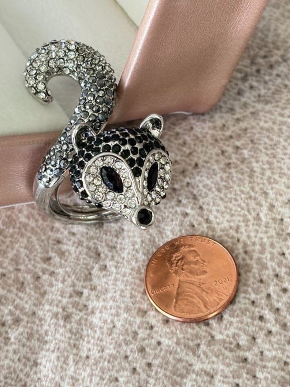 Spring Street Crystal Fox Ring Black Rhinestone Adjustable Size 7-8 - Picture 6 of 7